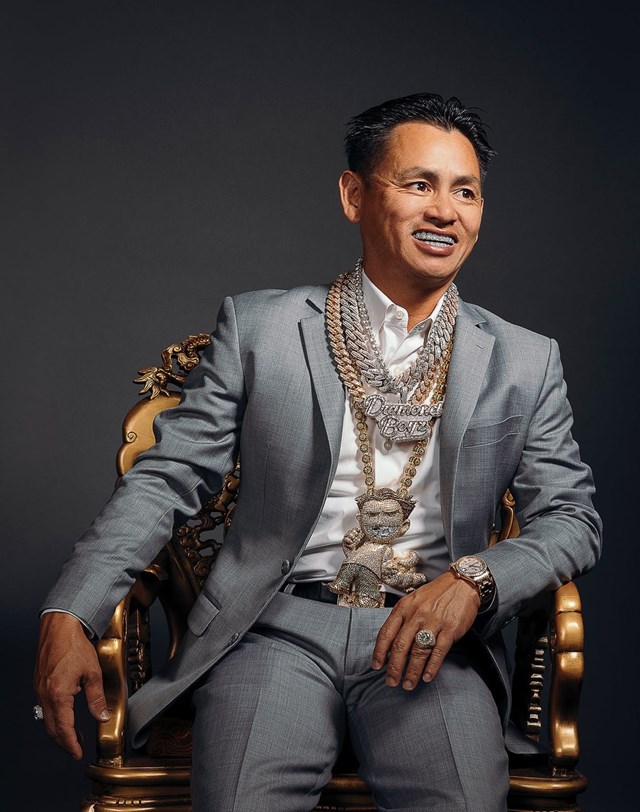 Tỷ ph&#250; kim cương Johnny Đặng lần đầu tiết lộ b&#237; quyết l&#224;m gi&#224;u tr&#234;n đất Mỹ - Ảnh 1
