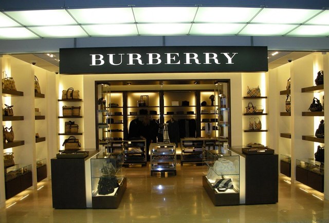 6 bài học quý giá từ Burberry trong việc hồi sinh một thương hiệu đang tàn lụi