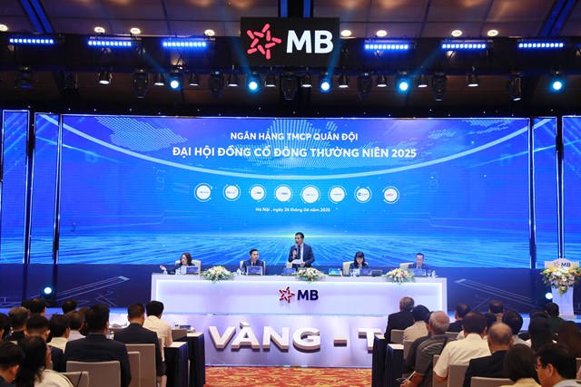 Gần 5.000 người dự Đại hội MB 2025: Cổ tức 35%, lợi nhuận kỳ vọng hơn 31.700 tỷ đồng - Ảnh 1