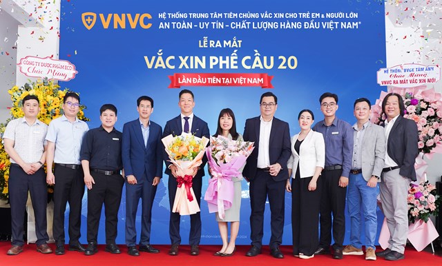 Hệ thống ti&ecirc;m chủng VNVC c&ocirc;ng bố ra mắt v&agrave; triển khai ti&ecirc;m vắc xin phế cầu 20 tại hơn 220 trung t&acirc;m tr&ecirc;n to&agrave;n quốc s&aacute;ng 26/5. Ảnh: Mộc Thảo