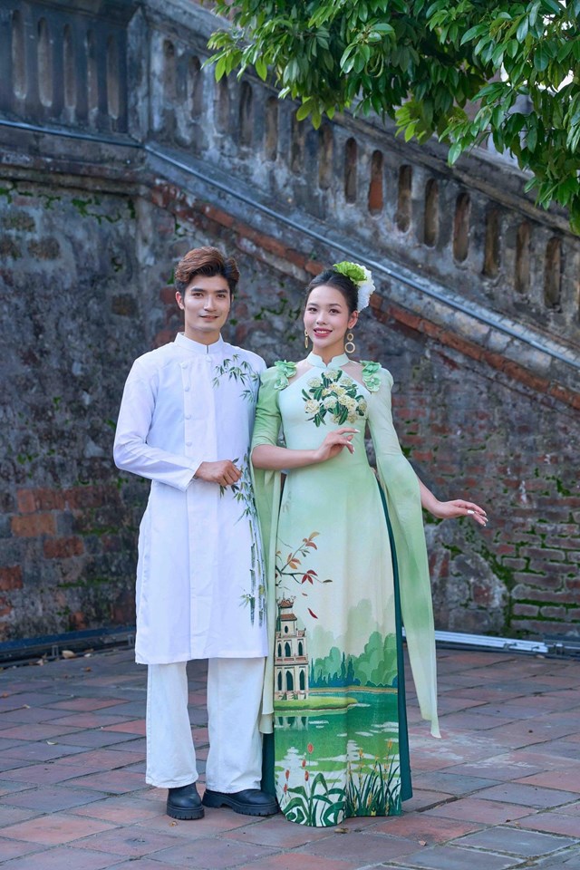 Ngắm &#225;o d&#224;i di sản “12 m&#249;a hoa H&#224; Nội” của NTK Ho&#224;ng Ly: Khi k&#253; ức nở hoa tr&#234;n từng t&#224; lụa - Ảnh 9
