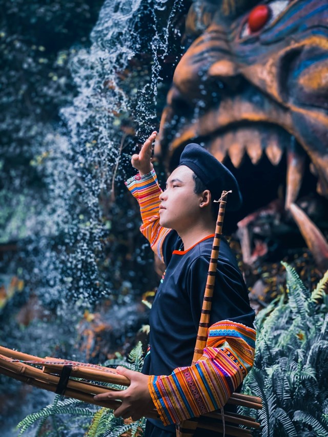 Khu du lịch Quỷ N&uacute;i - Suối Ma