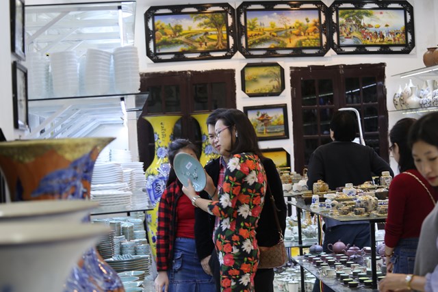 L&#226;m Thu Huyền - Chủ thương hiệu Gốm Lam: Nỗ lực g&#236;n giữ v&#224; lan toả n&#233;t đẹp văn ho&#225; Việt - Ảnh 4