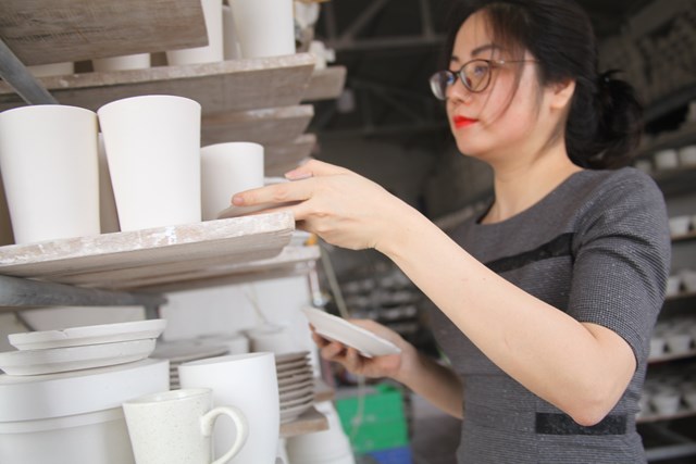 L&#226;m Thu Huyền - Chủ thương hiệu Gốm Lam: Nỗ lực g&#236;n giữ v&#224; lan toả n&#233;t đẹp văn ho&#225; Việt - Ảnh 11