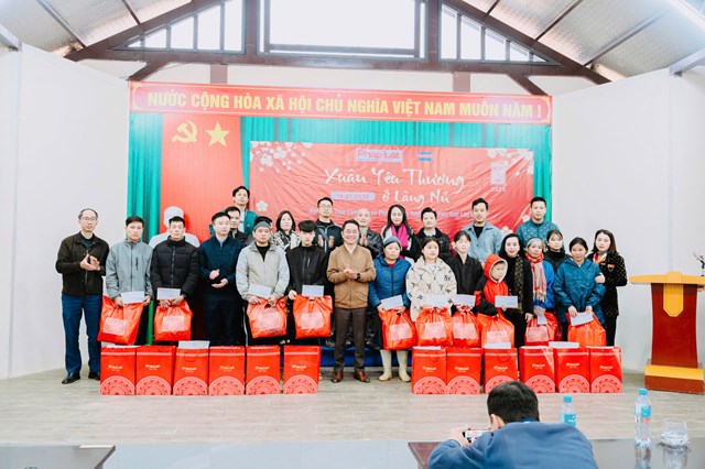 “Xu&#226;n Y&#234;u thương ở l&#224;ng Nủ”: H&#224;nh tr&#236;nh lan tỏa ấm &#225;p ng&#224;y Tết - Ảnh 7