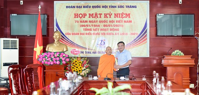 TS.&#160;Trần Khắc T&#226;m: &quot;Cống hiến kh&#244;ng mệt mỏi v&#224; kh&#244;ng suy t&#237;nh lợi &#237;ch c&#225; nh&#226;n&quot;&#160; - Ảnh 1