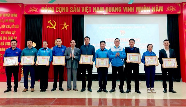 10 tập thể, 8 c&aacute; nh&acirc;n c&oacute; th&agrave;nh t&iacute;ch xuất sắc trong c&ocirc;ng t&aacute;c Đo&agrave;n v&agrave; phong tr&agrave;o Thanh thiếu nhi năm 2022