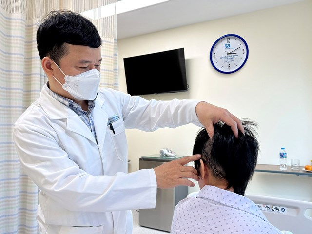 Chị Nguyễn Thị Oanh (44 tuổi, ở Nghệ An) vừa trải qua hai cuộc đại phẫu u n&atilde;o.&nbsp;(Ảnh: Bệnh viện T&acirc;m Anh)