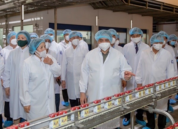 Nh&agrave; m&aacute;y sữa Việt Nam (B&igrave;nh Dương) đ&oacute;n Thủ tướng đến thăm v&agrave; l&agrave;m việc trong th&aacute;ng 06/2021