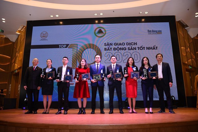Lộc Sơn H&#224; 3 năm li&#234;n tiếp đạt giải Top 10 S&#224;n giao dịch bất động sản tốt nhất - Ảnh 3