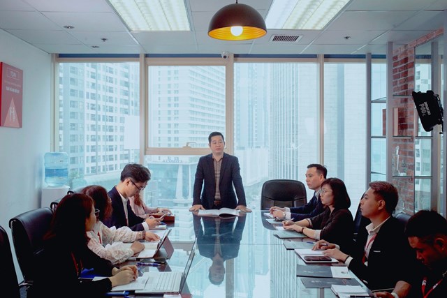 Tổng Gi&aacute;m Đốc Trần Ho&agrave;n Sinh lu&ocirc;n gi&agrave;nh những điều tốt đẹp nhất cho tập thể, mang về những lợi &iacute;ch tốt nhất cho tập thể