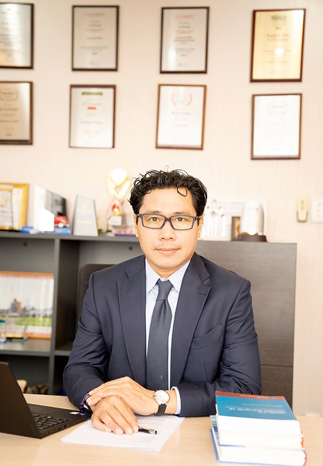 TS.LS Ch&acirc;u Huy Quang - Gi&aacute;m đốc điều h&agrave;nh c&ocirc;ng ty Luật Rajah &amp; Tann LCT Việt Nam.