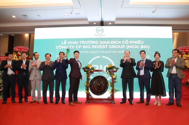 Lễ g&otilde; cồng kỷ niệm cổ phiếu BIG giao dịch tr&ecirc;n s&agrave;n chứng kho&aacute;n Upcom ng&agrave;y 10/01/2022