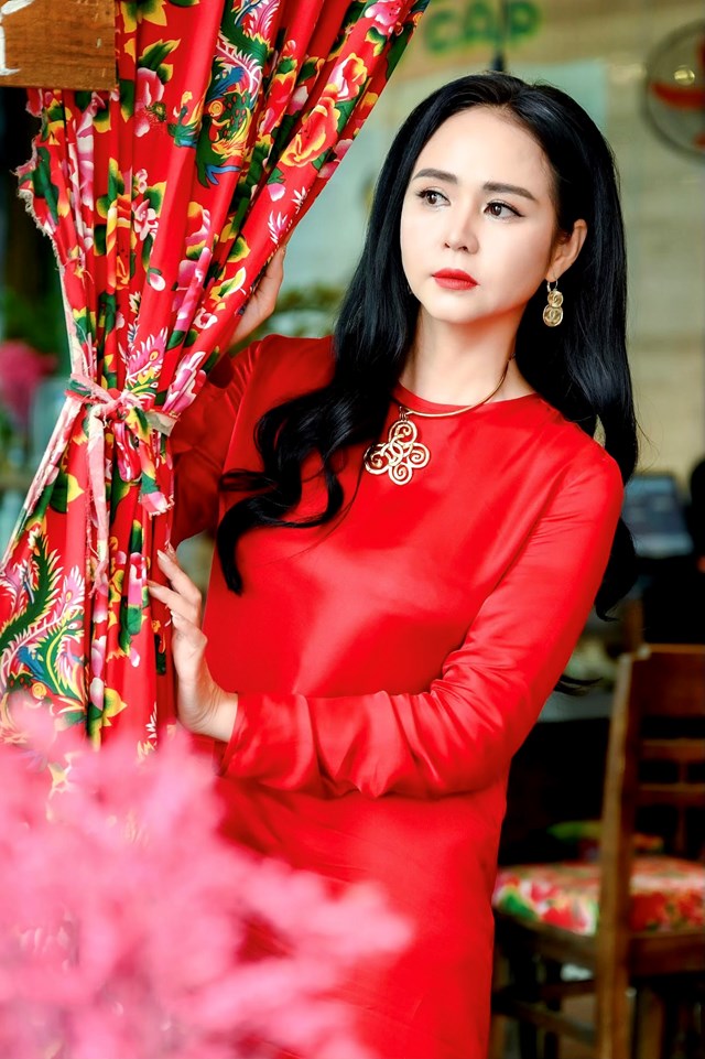 Nữ ho&#224;ng Hoa hồng B&#249;i Thị Thanh Hương: Kh&#225;t khao đưa t&#224; &#225;o d&#224;i Việt Nam v&#224;o cuộc sống - Ảnh 4