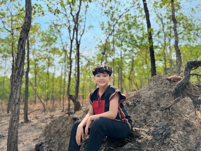 Ca sĩ nh&#237; Cao Ph&#250; Qu&#253; ra mắt MV “Rừng kh&#243;c” để truyền tải th&#244;ng điệp bảo vệ m&#244;i trường - Ảnh 5