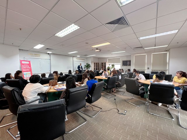 To&agrave;n cảnh sự kiện