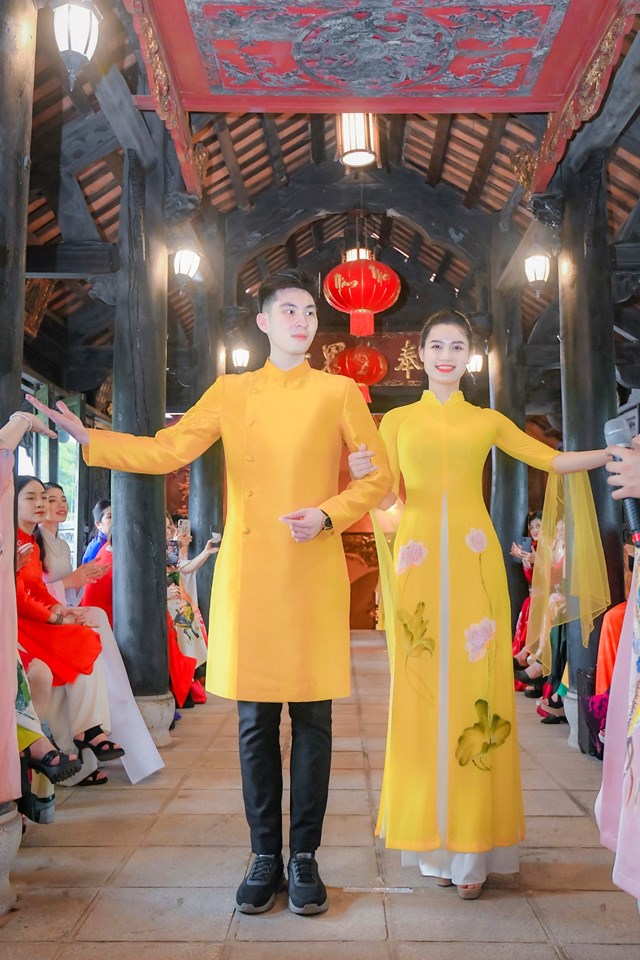 Tr&#236;nh diễn t&#244;n vinh &#225;o d&#224;i tại Việt Phủ Th&#224;nh Chương - Ảnh 1