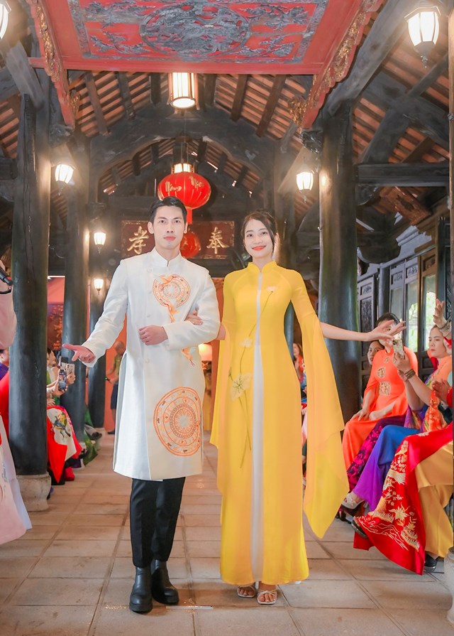 Tr&#236;nh diễn t&#244;n vinh &#225;o d&#224;i tại Việt Phủ Th&#224;nh Chương - Ảnh 3