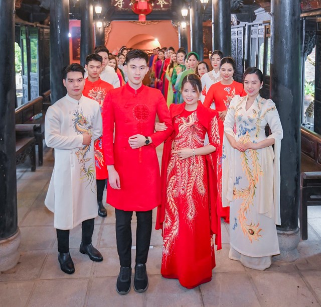Tr&#236;nh diễn t&#244;n vinh &#225;o d&#224;i tại Việt Phủ Th&#224;nh Chương - Ảnh 5