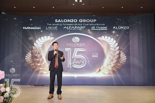 Tổng gi&aacute;m đốc Trần Ho&agrave;n Sinh chia sẻ h&agrave;nh tr&igrave;nh 15 năm của Salonzo.