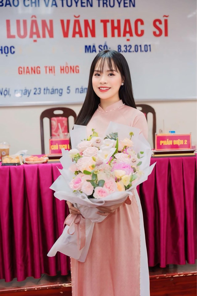 ThS.MC Giang Hồng: Hơn 1 thập kỷ l&#224;m chủ s&#226;n khấu - Ảnh 5