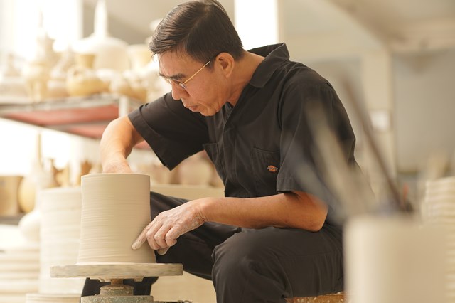 Gốm sứ Cương Duy&#234;n: G&#243;p phần bảo tồn gi&#225; trị gốm sứ thủ c&#244;ng Việt Nam - Ảnh 2