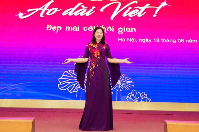 B&agrave; C&ocirc;ng Thị Thanh Hằng - Trưởng Ban Tuy&ecirc;n Gi&aacute;o C&ocirc;ng Đo&agrave;n Y Tế Việt Nam