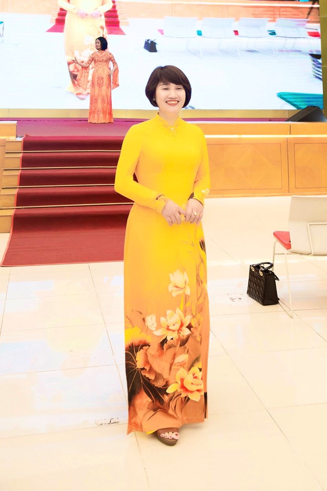 B&agrave; Phạm Thị Th&uacute;y- chủ tịch c&ocirc;ng đo&agrave;n Bệnh viện nội tiết