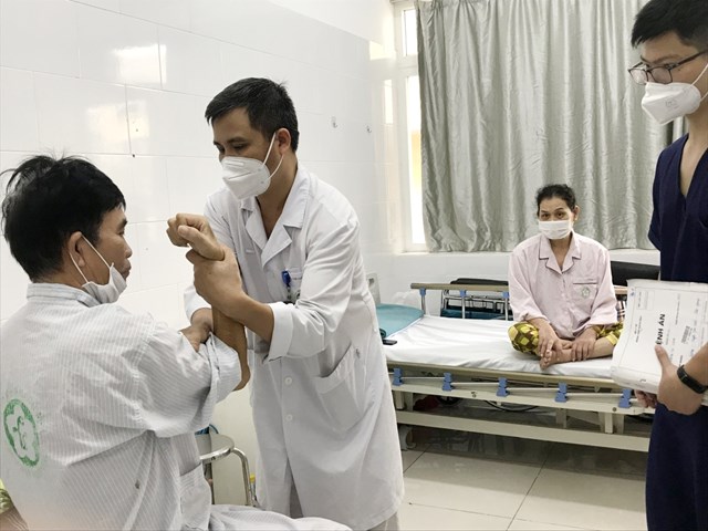 Hậu họa kh&#243; lường v&#236; tự &#253; sử dụng thảo dược - Ảnh 2
