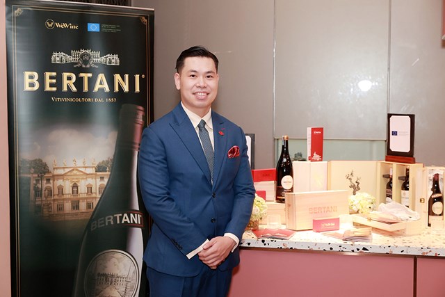 Anh Vũ Đức Linh - Head Sommelier ki&ecirc;m Gi&aacute;m đốc đ&agrave;o tạo của C&ocirc;ng ty Đa Lộc
