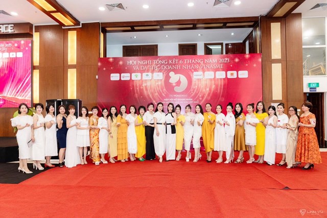 Nữ doanh nh&#226;n Việt Nam chung tay vượt “s&#243;ng lớn” - Ảnh 1