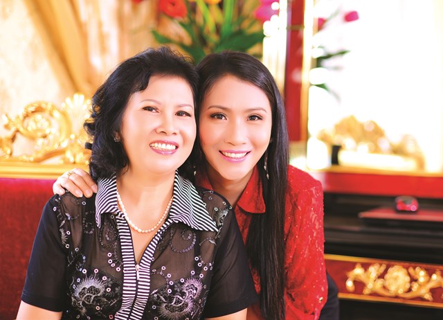 CEO Ngọc H&#224;: “Mẹ l&#224; người truyền cảm hứng cho t&#244;i” - Ảnh 2