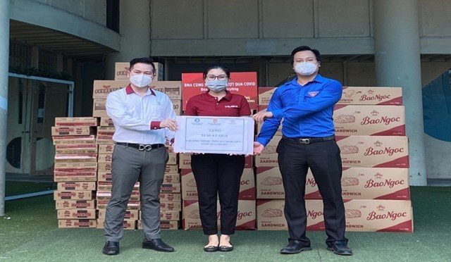 Đợt 2 trao tặng 7,000 suất quà trị giá 200k/ suất và 7,000 voucher 25% khi mua bánh trung thu qua app BNA MART, tổng trị giá đợt 2 là 1,75 tỷ đồng