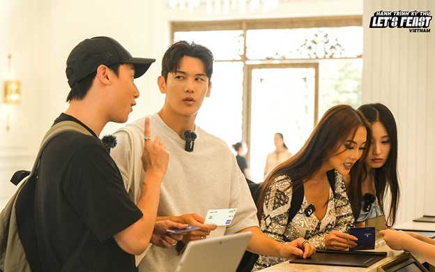 Super Card l&agrave; bạn đồng h&agrave;nh th&acirc;n thiết của c&aacute;c đội chơi
