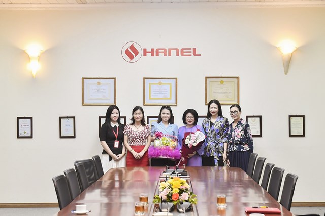 Ch&uacute;c Chủ tịch Hiệp hội Nữ Doanh nh&acirc;n TP.H&agrave; Nội; Tổng Gi&aacute;m đốc Hanel B&ugrave;i Thị Hải Yến lu&ocirc;n mạnh khoẻ để g&oacute;p phần x&acirc;y dựng một nền kinh tế vững v&agrave;ng v&agrave; thịnh vượng cho đất nước

Ch&uacute;c Chủ tịch Think Big Group Nguyễn Mạnh H&agrave; lu&ocirc;n giữ vững phong độ, khoẻ mạnh v&agrave; thuận buồm xu&ocirc;i gi&oacute; tr&ecirc;n con đường sự nghiệp