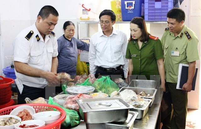 Đoàn kiểm tra liên ngành Hà Nội thanh kiểm tra tại một cơ sở