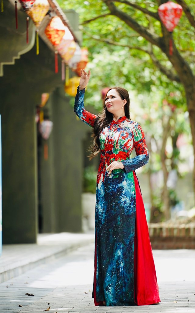 T&ocirc;i c&oacute; thể thiết kế được những bộ &aacute;o d&agrave;i ấn tượng với phom d&aacute;ng &aacute;o kh&aacute;c biệt sau kh&oacute;a học thiết kế