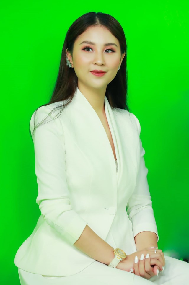 Với Kh&aacute;nh Ly, vẻ đẹp l&agrave; từ nội t&acirc;m ph&aacute;t ra, một phụ nữ đẹp l&agrave; một người c&oacute; t&acirc;m hồn đẹp