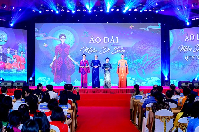 BST &ldquo;Miền di sản Quy Nhơn &ndash; B&igrave;nh Định&rdquo; đ&atilde; gi&uacute;p NTK &Aacute;nh Hồng nằm trong top 11 NTK &aacute;o d&agrave;i xuất sắc nhất.