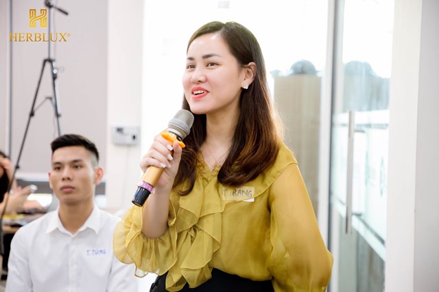 Nữ giám đốc nhiệt tình tham gia các khóa đào tạo, các khóa học về kinh doanh và phát triển bản thân
