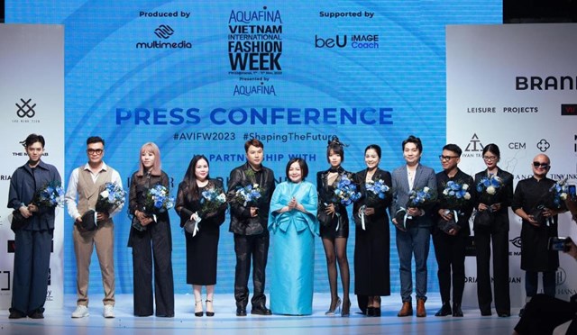 S Florist đồng h&#224;nh c&#249;ng Tuần lễ Thời trang Quốc tế Việt Nam Thu Đ&#244;ng 2023 - Ảnh 1