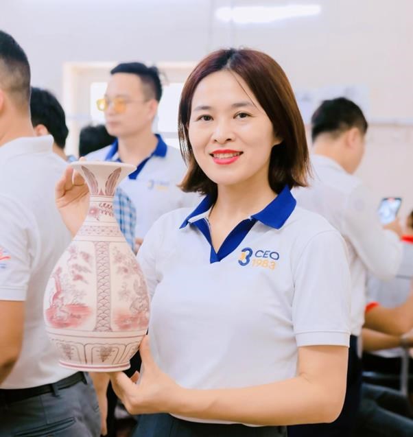 CEO L&ecirc; Dung đ&atilde; v&agrave; đang nỗ lực cống hiến để gi&uacute;p doanh nghiệp Việt ra biển lớn