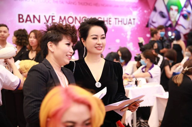 NTM Huyền Hương rạng rỡ ngồi ghế Cố vấn cao cấp Cuộc thi chung kết ng&#224;nh l&#224;m đẹp Việt Nam - Ảnh 5
