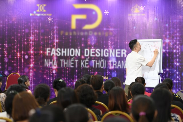 Không dấu và giữ bí quyết, kinh nghiệm thiết kế cho riêng mình NTK đã chia sẻ  để các NTK áo dài trên cả nước tạo ra các thiết kế Áo Dài đẹp và phù hợp với xu hướng thời trang thế giới