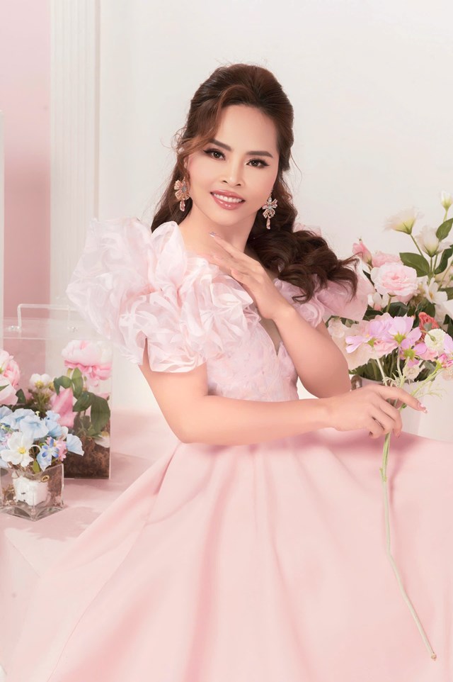 Phạm Thị C&#250;c - CEO C&#244;ng ty TNHH V&#224;ng bạc Quang Hiểu: Người phụ nữ “to&#224;n năng” v&#224; niềm đam m&#234; với bộ m&#244;n yoga - Ảnh 1