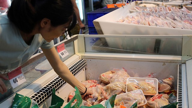 Để ngăn chặn nguy cơ lây nhiễm Covid-19, Bộ Y tế đề nghị lấy mẫu trên bao bì để xét nghiệm virus SARS-CoV-2 đối với các thực phẩm nhập khẩu từ các nước đang có dịch Covid-19