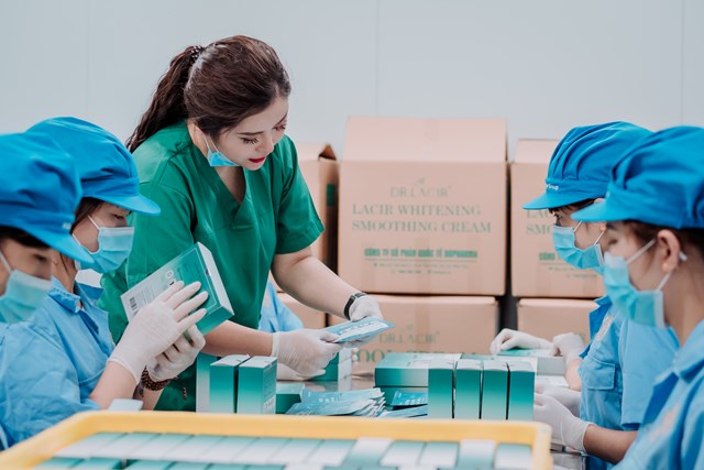 Đỗ Kim Yến - CEO Dr.Lacir Cosmetic: Bản lĩnh vững v&#224;ng vượt qua “m&#249;a b&#227;o”  - Ảnh 3