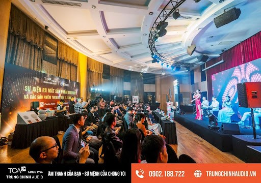 To&agrave;n cảnh s&acirc;n khấu sự kiện Loud &amp; Clear 2023 tại thủ đ&ocirc; H&agrave; Nội.