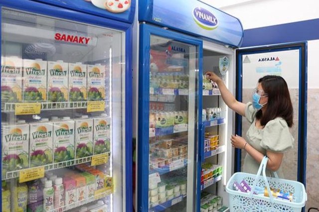 Sữa tươi, sữa bột, sữa chua, nước tr&aacute;i c&acirc;y của Vinamilk&hellip; l&agrave; những sản phẩm dinh dưỡng thiết yếu với nhiều gia đ&igrave;nh, gi&uacute;p tăng cường sức khỏe, đề kh&aacute;ng.