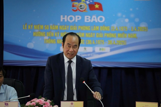 &Ocirc;ng Trần Thanh Ho&agrave;i - Ph&oacute; gi&aacute;m đốc Sở VHTT&amp;DL chia sẻ tại họp b&aacute;o.